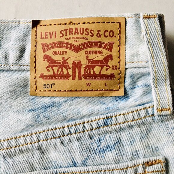 Levis 501 Jean Shorts Women’s 26 Cut Offs Acid Wash Denim Blue Button Fly‎ - Picture 4 of 9